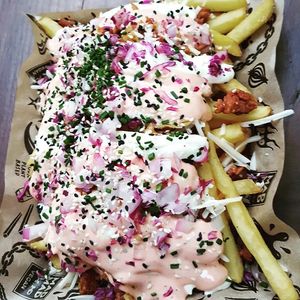 Patatas con salsa y beyond mince at Mad Mad Vegan - Lavapiés in Madrid