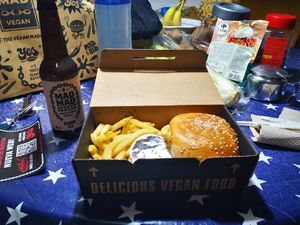 Dirty Philly Burger at Mad Mad Vegan - Lavapiés in Madrid