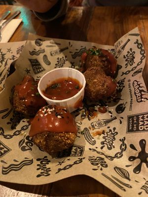 MUST. Alitas de coliflor  at Mad Mad Vegan - Lavapiés in Madrid