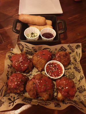 Cauli wings & tacquitos at Mad Mad Vegan - Lavapiés in Madrid