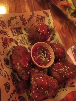Buffalo cauliwings at Mad Mad Vegan - Lavapiés in Madrid