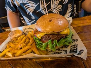 Double cheeze burger at Mad Mad Vegan - Lavapiés in Madrid
