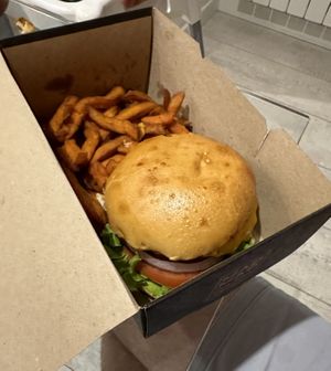 Mad signature burger & sweet potatoes  at Mad Mad Vegan - Lavapiés in Madrid