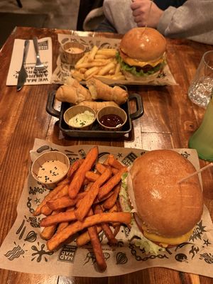 Original mad + sweet potato fries and double cheese vacon + normal fries   at Mad Mad Vegan - Lavapiés in Madrid