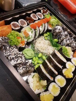Futari set at Yami Vegan Sushi in Katowice