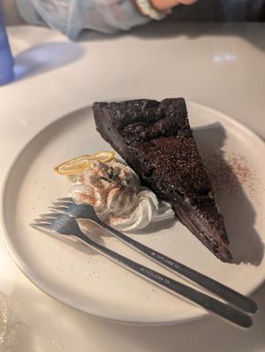 Brownie at Right Here at Very Front in Seoul