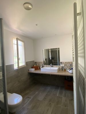 Family Suite Shower room at Comorebi Provence in Entrecasteaux
