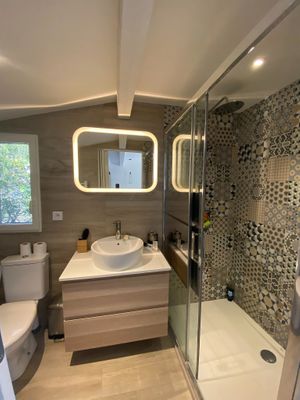 Lavender Suite Shower room at Comorebi Provence in Entrecasteaux