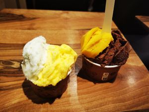 I got a lime basil, mango, orange, chocolate. Its really good! at Amorino in Pamplona