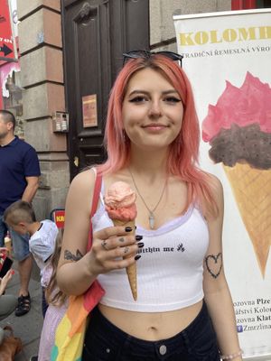 Me lmao  at Zmrzlinářství Kolombina in Plzen