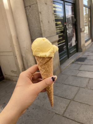 Mango ice cream   at Zmrzlinářství Kolombina in Plzen