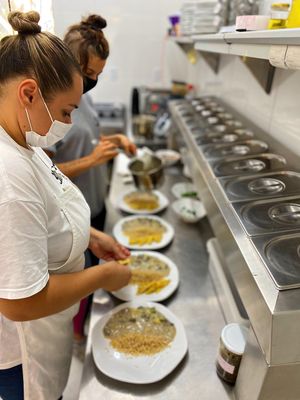 Real people making real food. at 3 em 1 Alimentos +Saudáveis in Garopaba