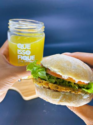 Burguinho. Do tamanho de sua fome. at 3 em 1 Alimentos +Saudáveis in Garopaba