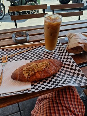  at Simonchu Cakes in Tel Aviv