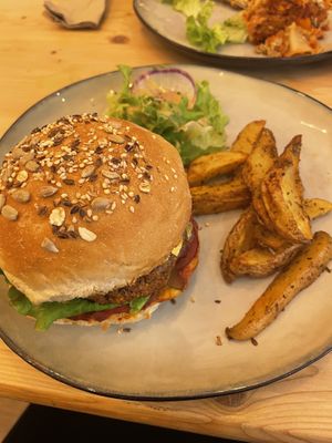 Burger with delicious wedges  at Maison Watson in Angers