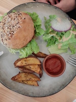 Hamburguesa de patata at Maison Watson in Angers