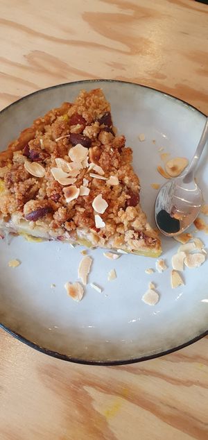 Tarte pommes amandes at Maison Watson in Angers