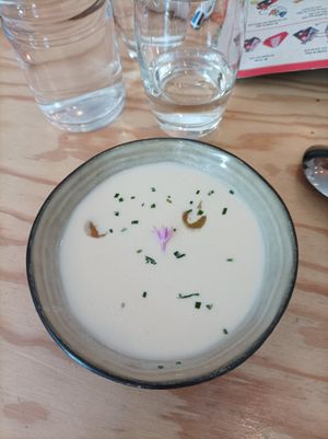 Soupe froide amande et ail. Un regal at Maison Watson in Angers