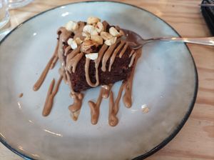 Brownie avec coulis noisettes. On en redemande ! at Maison Watson in Angers