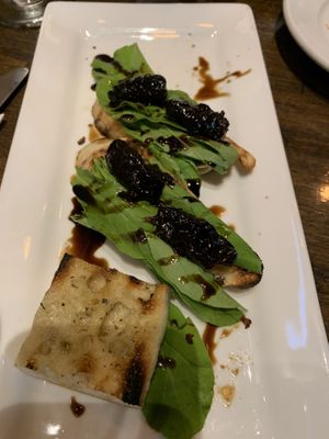Bruschetta and garlic bread at Kauai Pasta in Lihue