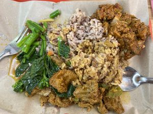 Mixed veg rice   at Tuan Yuan Vegetarian 团圆素食 in West Singapore