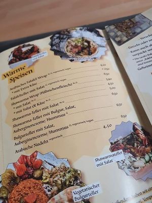 Warm dishes available at Firas Feinekost in Wurzburg