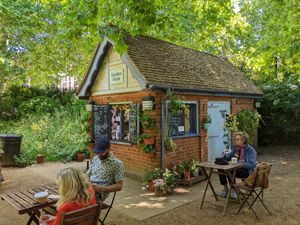  at Momo's Garden Café in London