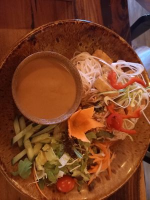 Tofunudeln mit Erdnusssoße at Quê Ta in Wurzburg