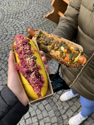 Hot Dogs (beide als Favoriten auf der Speisekarte ausgeschrieben)  at Organic Garden Signature Store in Munich