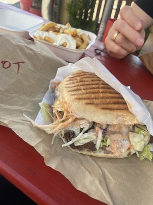 Veganer Döner , Pommes mit Mayo   at Vegöner in Erlangen