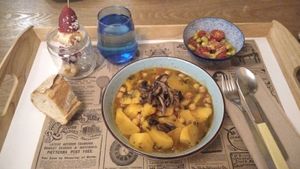 Un marmitako riquísimo at Duzu Kafe Taberna in Durango