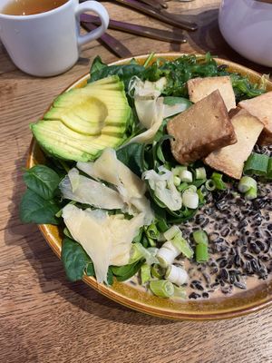 Vegan (mid-size) bowl at Beezou in Dortmund