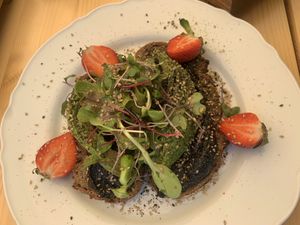 Tostada mit tahin  at Nibs Healthy Bar in Menorca