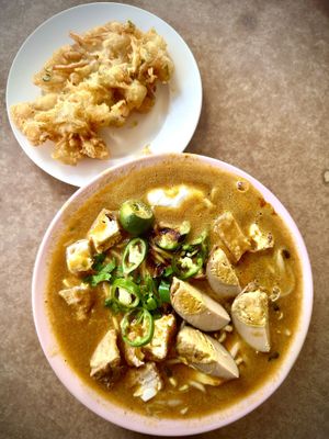 Mee Rebus and Vegetable Snack  at Sin Sheng Huat 新盛发茶室 in Johor Bahru