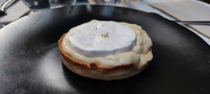 Tartelette au citron yuzu avec zeste de combawa at Bonnard in Paris