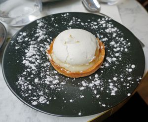 Tartelette au citron at Bonnard in Paris