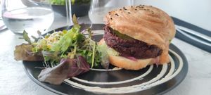 Black rice bruger at Bonnard in Paris