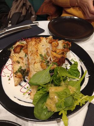 Tartine à la truffe et shiitake at Bonnard in Paris