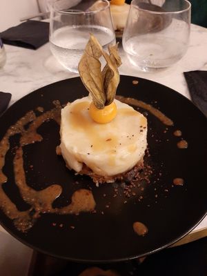 dessert at Bonnard in Paris