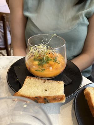 Mango starter  at Bonnard in Paris