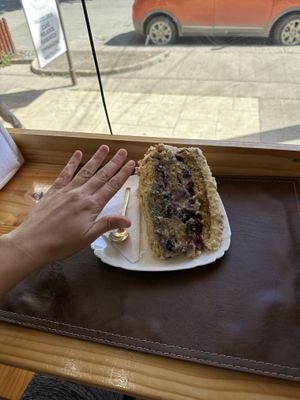 No idea what cake it was but was good   at Los Navegantes del Magallanes in Puerto Natales