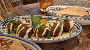 Balls at FLFL - Carolieweg in Groningen