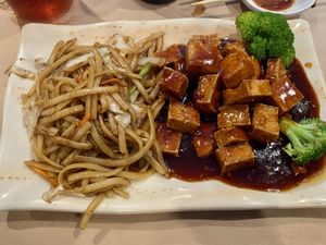 Lunch special: general Tso tofu and lo mein   at Saki House in St Thomas