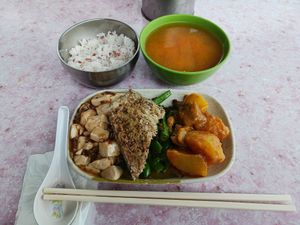 Set meal (Photo by Lisa Lam) at Luen On - 聯安燒臘 in Outlying Islands