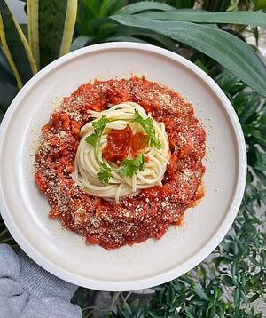 Spaghetty with plant based meat is a bomb at iVegan Supershop Da Nang - Healthy Plant Based Cafe in Da Nang