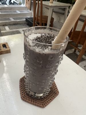 Blueberry muffin shake  at iVegan Supershop Da Nang - Healthy Plant Based Cafe in Da Nang