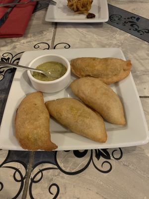 Aloo samosas at Saboreando Comida India in Progreso
