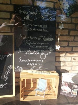 Information on the menu in Hungarian at Mindenmentes Főzősuli in Szigetszentmiklos
