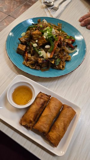 Drunken Noodles with Tofu & Springrolls at Thai Silk in Orlando