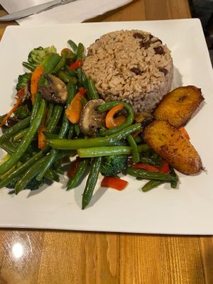 Steam Vegetables and rice and peas at Island Spice in Leavenworth